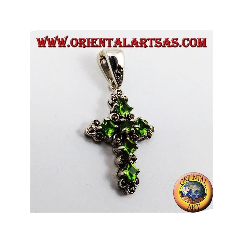 colgante, cruz de plata y marcassiti con seis peridoto