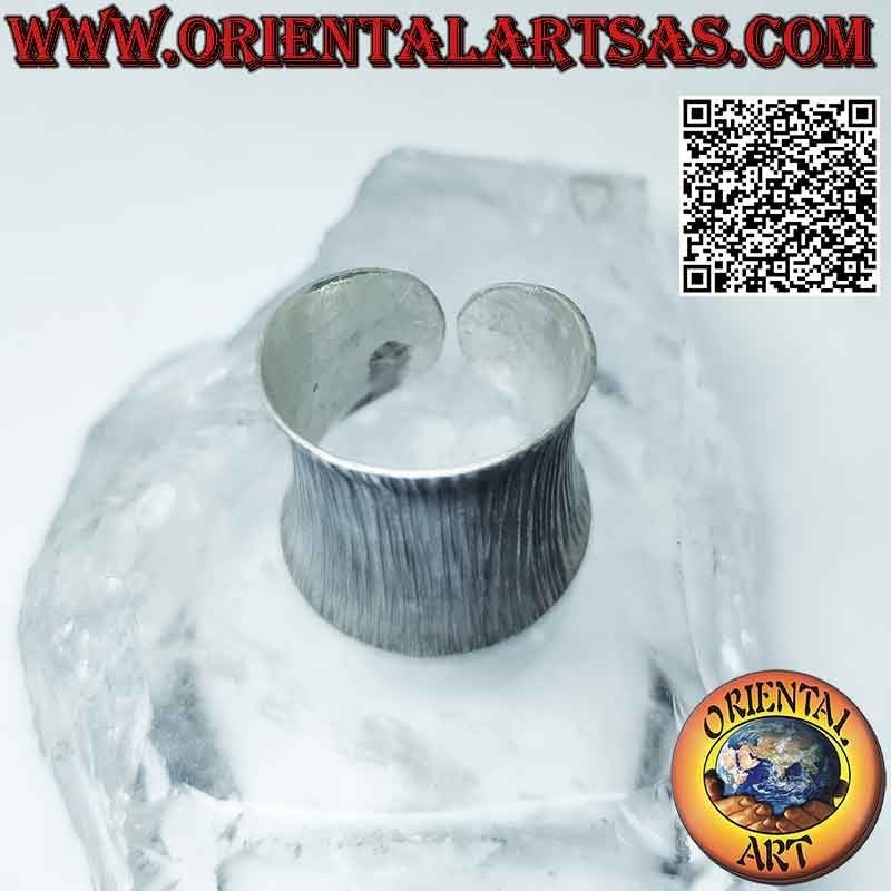 Wide concave band ring with Karen silver vertical engravings, adjustable