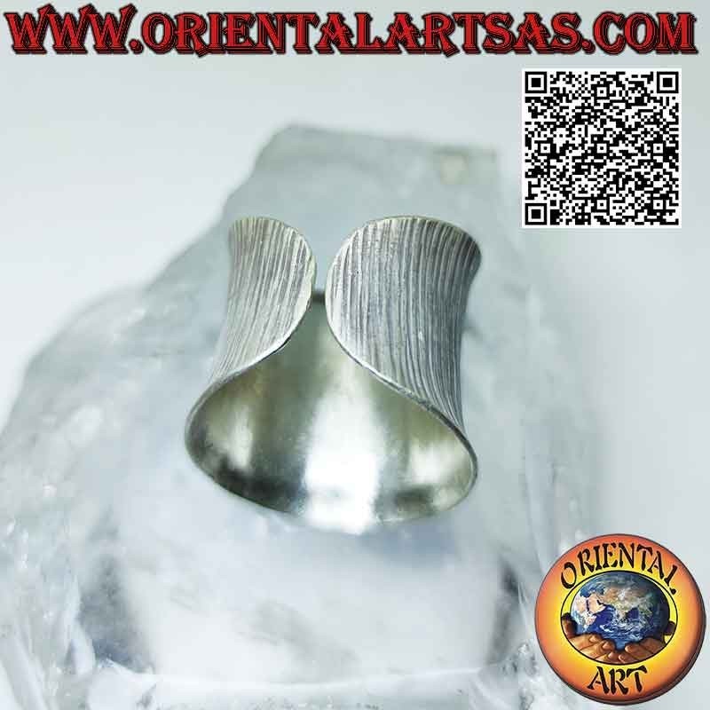 Anneau large concave avec gravures verticales en argent Karen, réglable