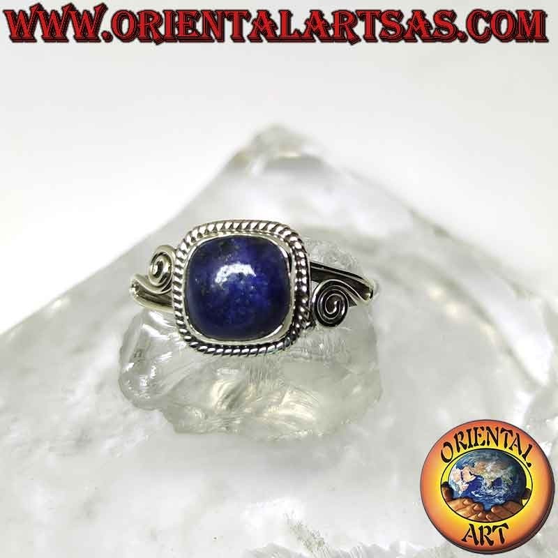 Bague en argent et lapis lazuli entourée d'entrelacs asymétriques et spirale