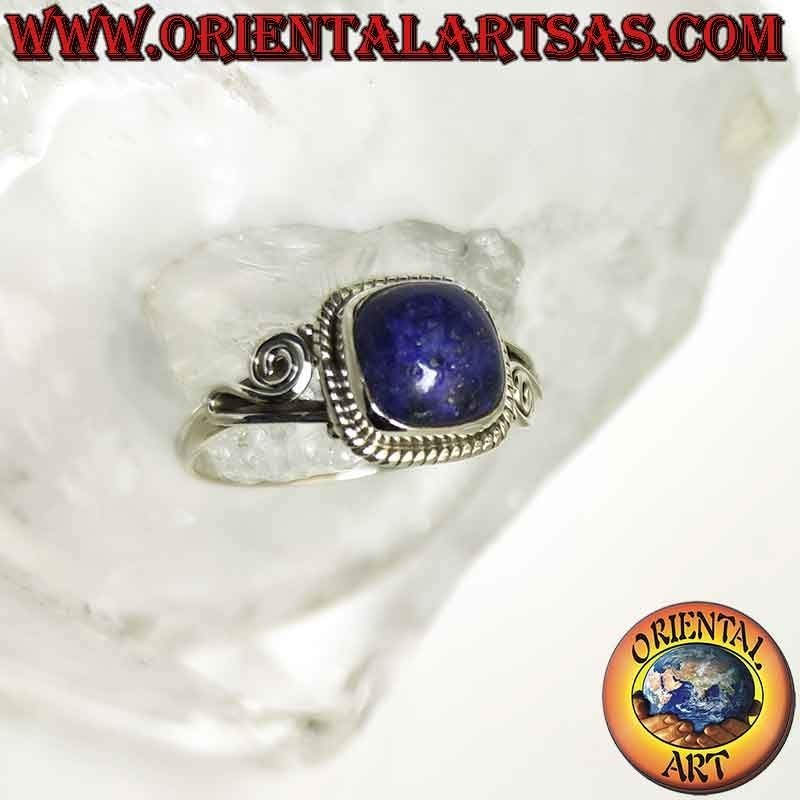 Anillo en plata y lapislázuli rodeado de entrecruzamiento asimétrico y espiral