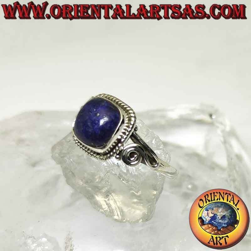 Bague en argent et lapis lazuli entourée d'entrelacs asymétriques et spirale