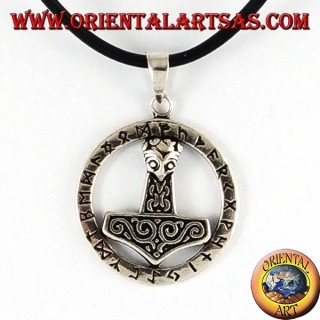pendentif en argent, marteau de Thor dans le cercle runique