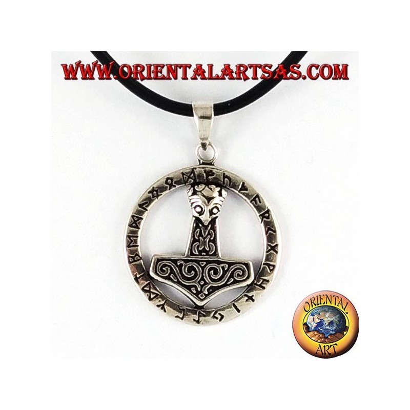 pendentif en argent, marteau de Thor dans le cercle runique