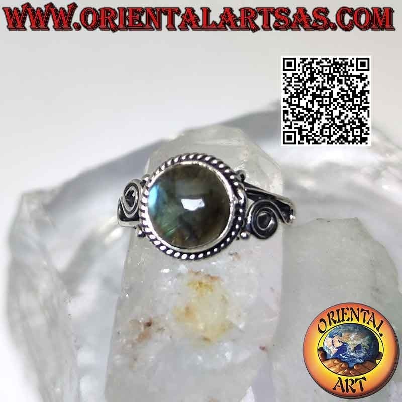 Silberring mit rundem Cabochon-Labradorit und Spiralen