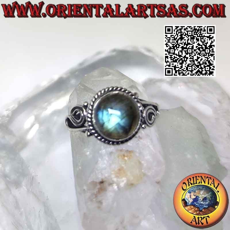 Silberring mit rundem Cabochon-Labradorit und Spiralen