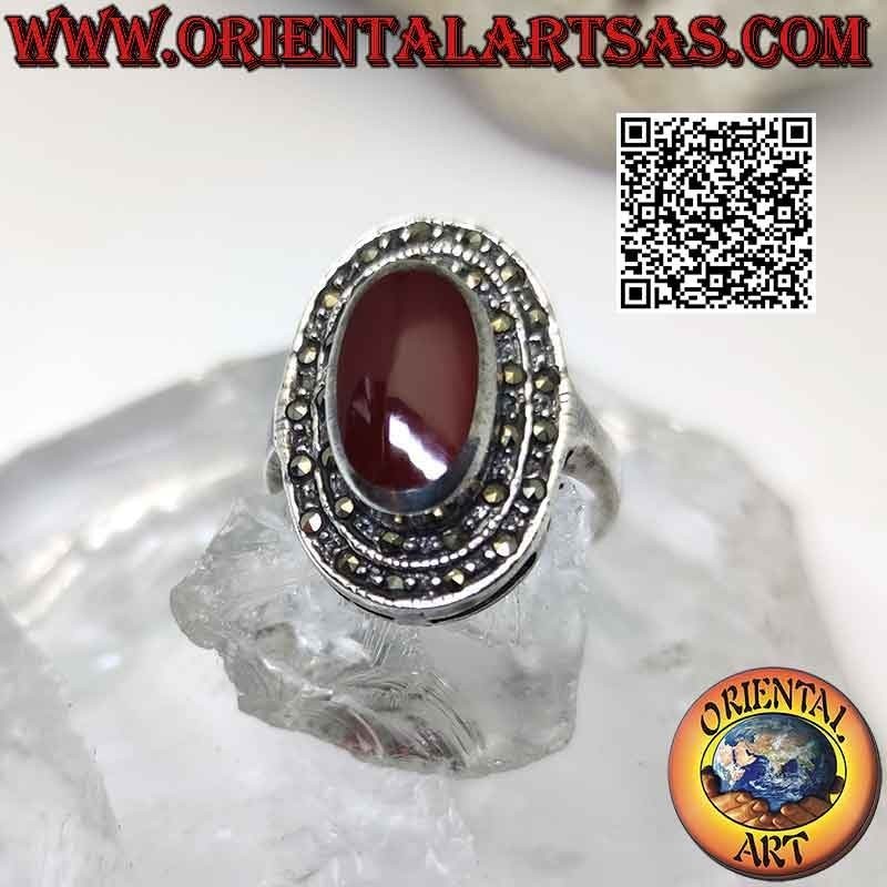 Bague en argent avec cornaline ovale et double rang de marcassite