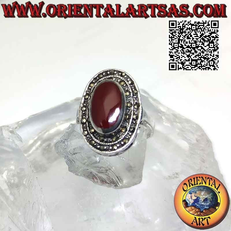 Bague en argent avec cornaline ovale et double rang de marcassite