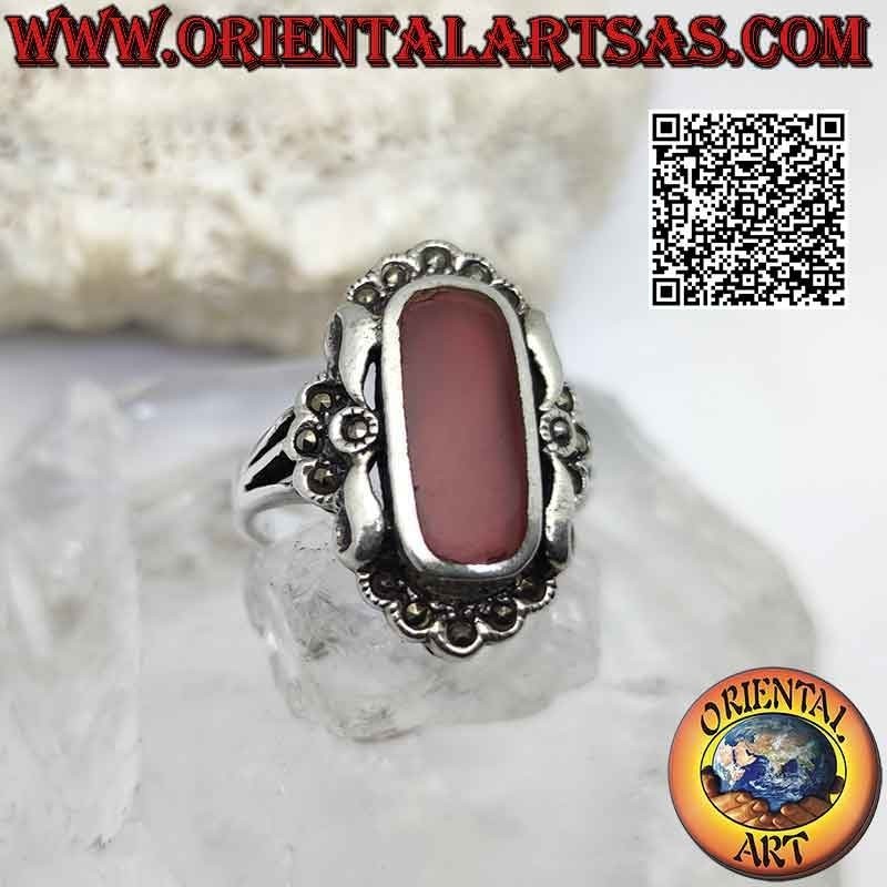 Anillo de plata cornalina en elegante engaste con marcasita