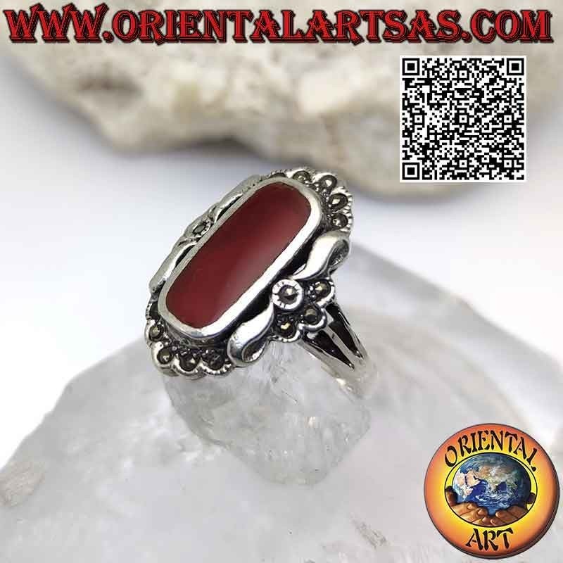 Anillo de plata cornalina en elegante engaste con marcasita