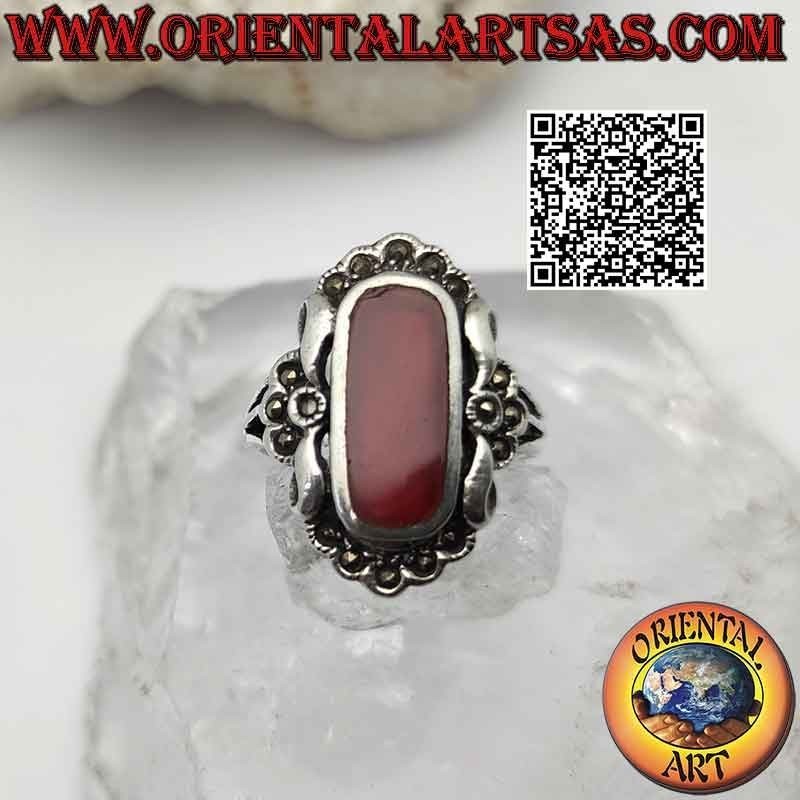 Anillo de plata cornalina en elegante engaste con marcasita
