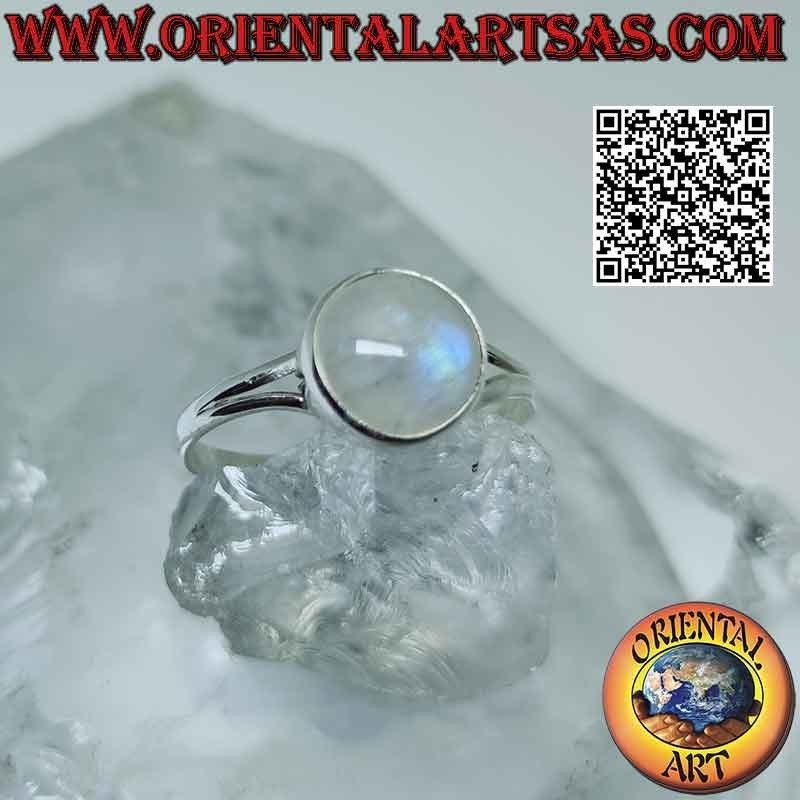 Silver ring with round rainbow moonstone