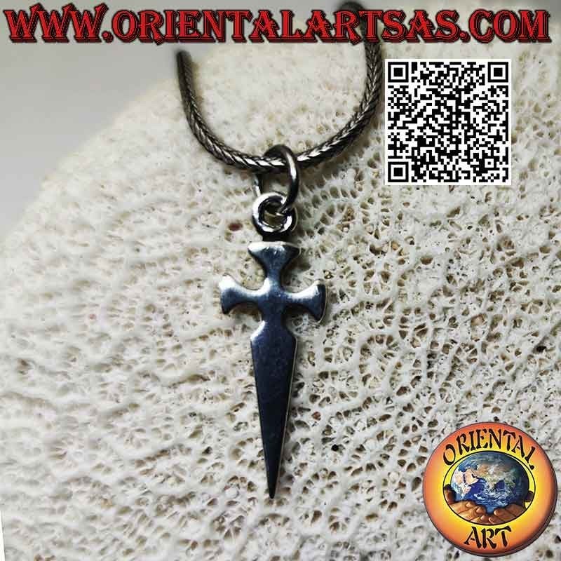 Colgante de plata en forma de puñal con cruz de los Templarios