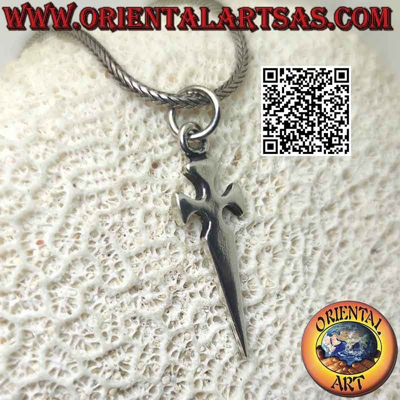 Pendentif en argent en forme de poignard avec une croix des Templiers