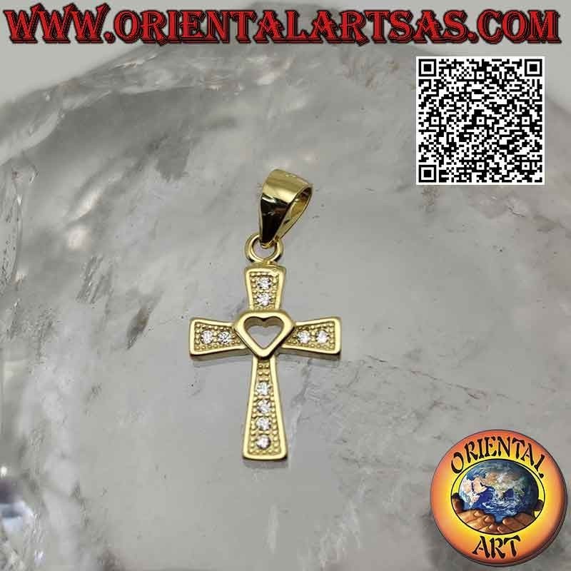 Ciondolo in argento, croce cristiana latina tempestata di zirconi tondi e con cuore al centro (placcata oro)