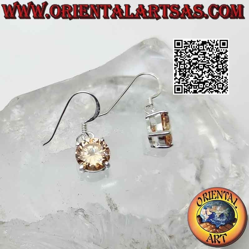 Orecchini in argento con zircone champagne tondo su montatura liscia