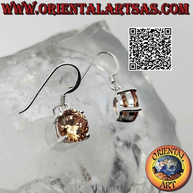 Orecchini in argento con zircone champagne tondo su montatura liscia