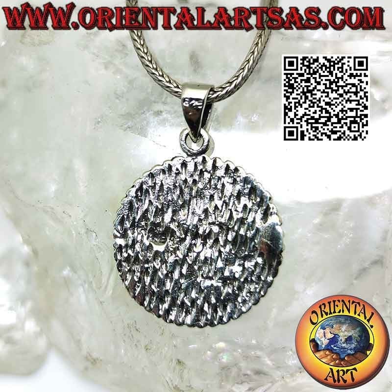 Ciondolo in argento, mandala tibetano solare con spirale centrale