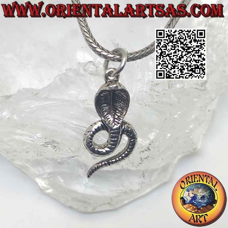 Pendentif en argent, cobra en position frontale