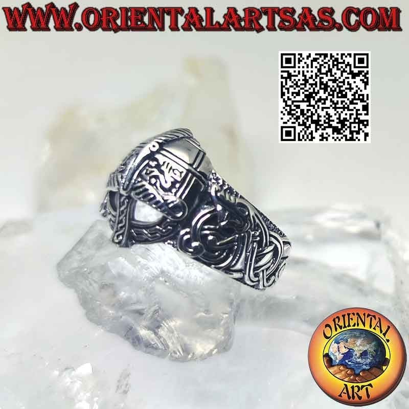 Anello in argento a forma di elmo con incisioni celtiche (piccolo)