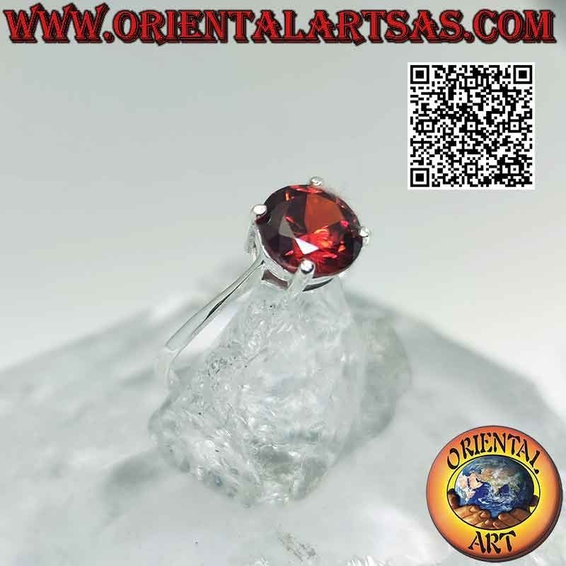 Anillo de plata con granate redondo facetado (Ø 8 mm)