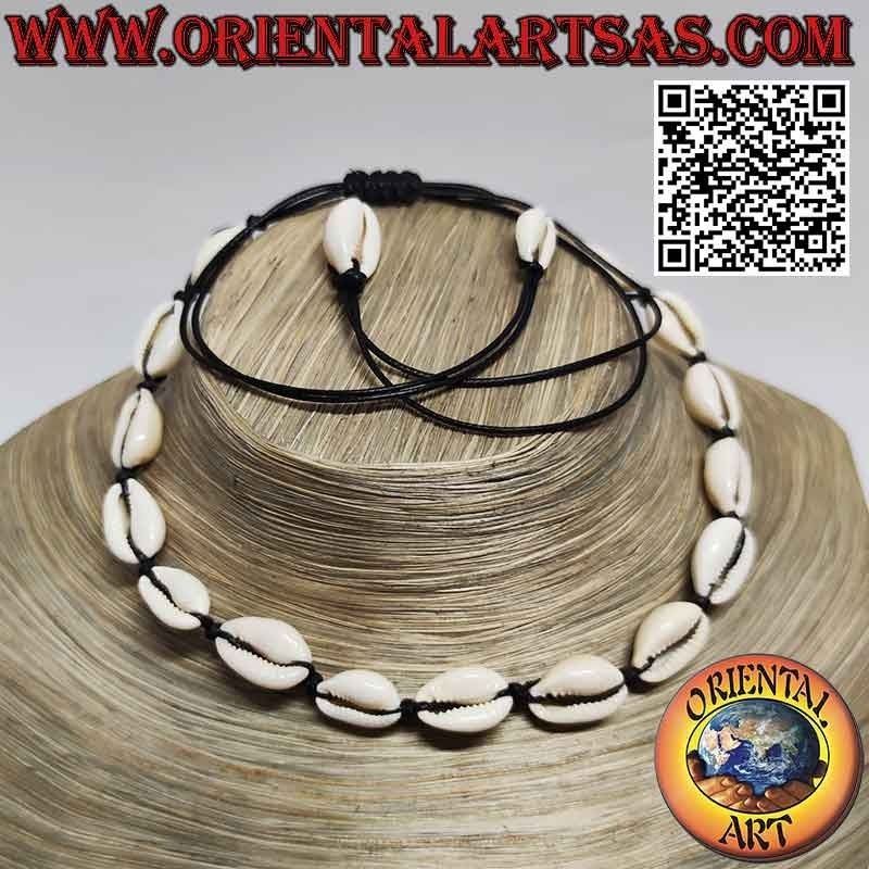 Choker-Halskette aus Kaurischnecken mit Slipknot aus Muscheln (17)