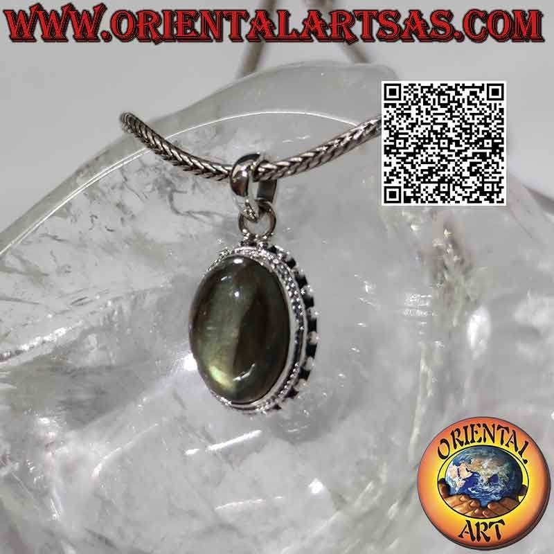 Ciondolo in argento con labradorite ovale, intreccio e palline distanziate