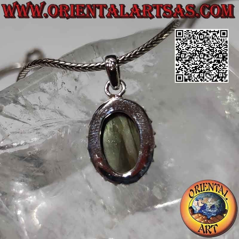 Ciondolo in argento con labradorite ovale, intreccio e palline distanziate