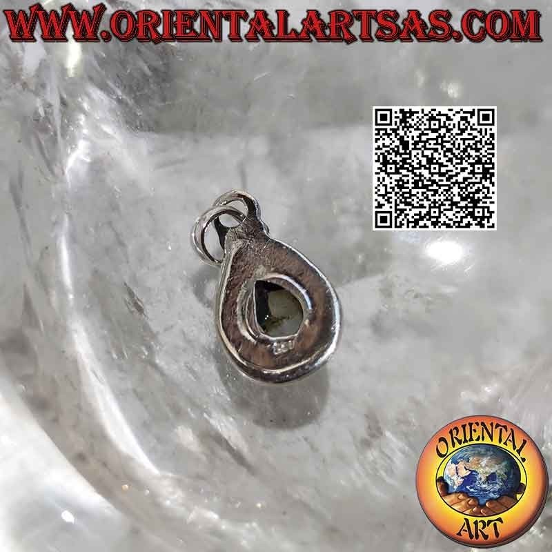 Ciondolo in argento con labradorite a goccia, intreccio e riga liscia