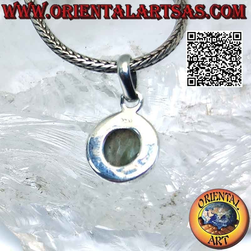 Silberanhänger mit rundem Cabochon, hoher Fassung und glattem Rand