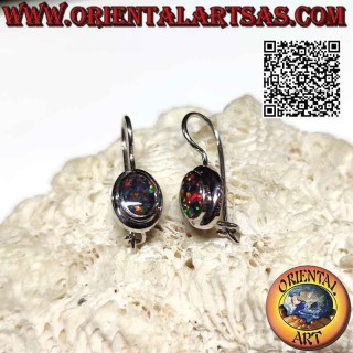 Boucles d'oreilles en argent avec opale de feu ovale au ras du bord et bord lisse épais