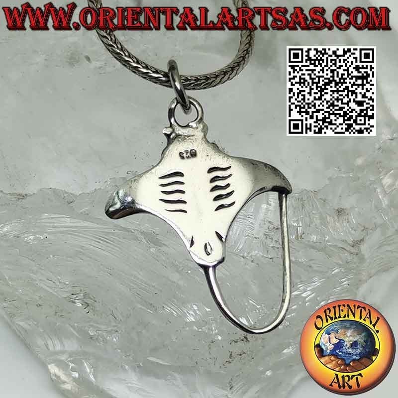 Silver pendant, ray fish, manta ray or torpedo (C)