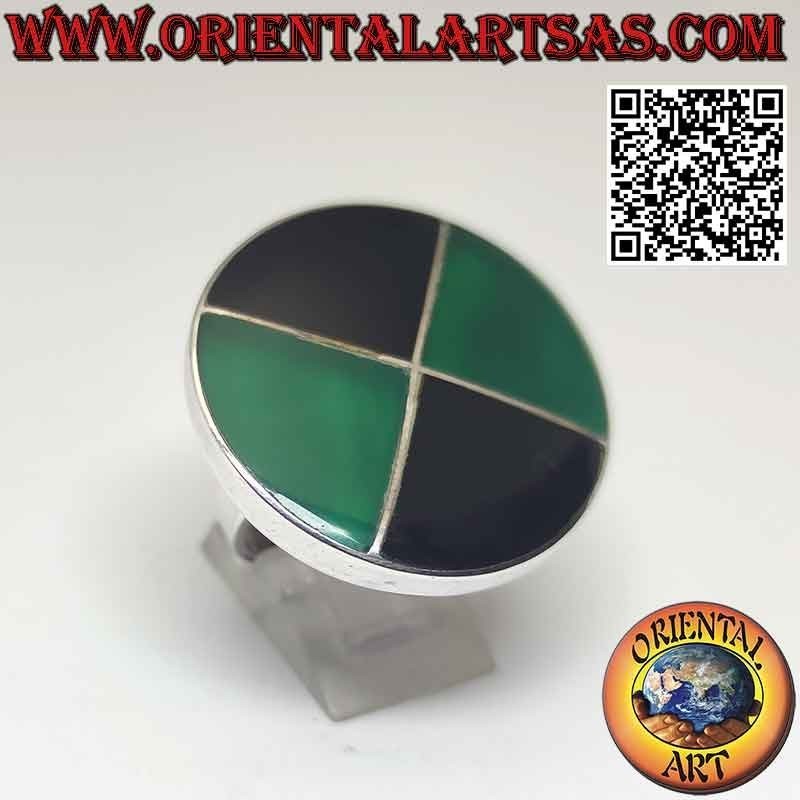 Bague en argent bouclier rond avec des tranches d'agate verte et d'onyx
