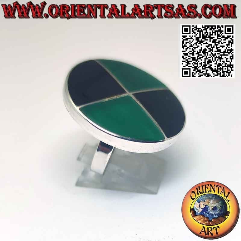 Anillo de plata escudo redondo con láminas de ágata verde y ónix
