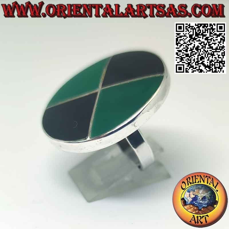Anillo de plata escudo redondo con láminas de ágata verde y ónix