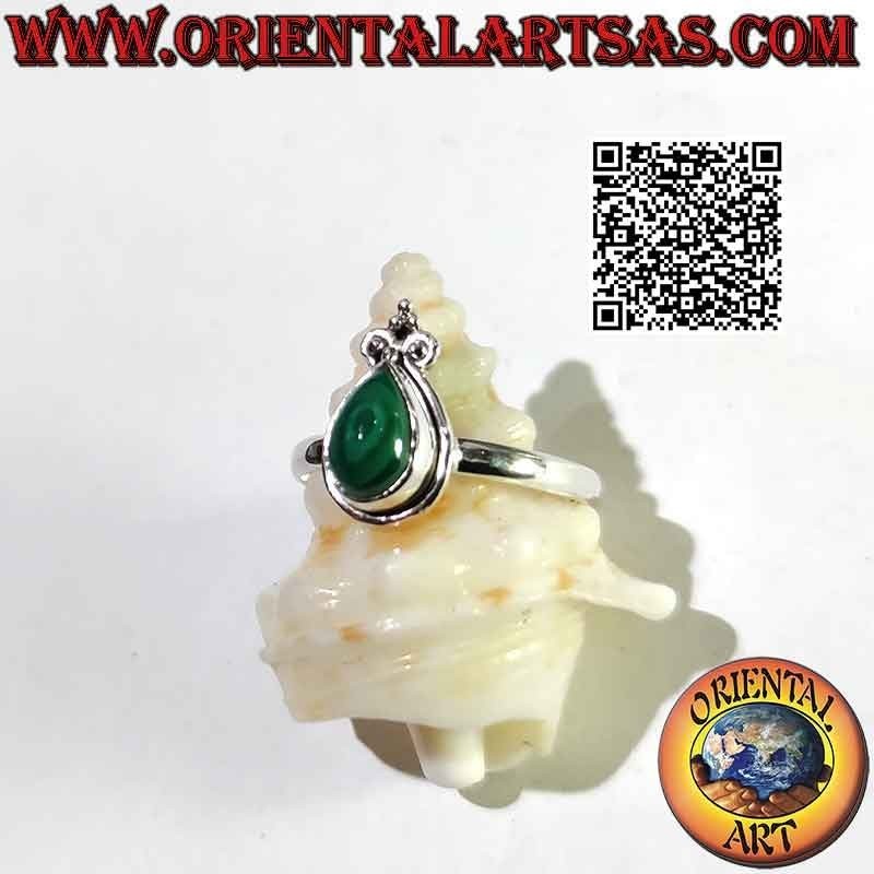Bague en argent avec cabochon goutte malachite, bord lisse et couronne de lys