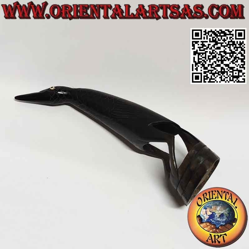 Corvo scolpito su un corno di bufalo fatto a mano (23 cm)