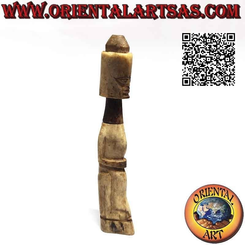 Sculpture primitive d'un indigène avec compartiment secret en os (25cm)