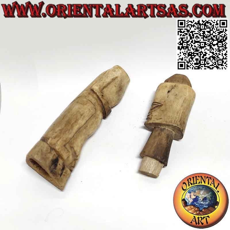 Scultura primitiva di un indigeno con scomparto segreto in osso (25 cm)