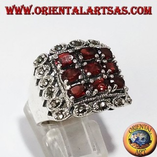 Bague argent, avec 9 grenats naturels ovale et marcassite
