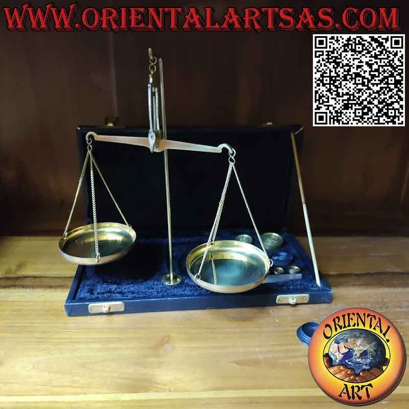 Balance en laiton antique pour bijoux ou apothicaire avec étui et poids
