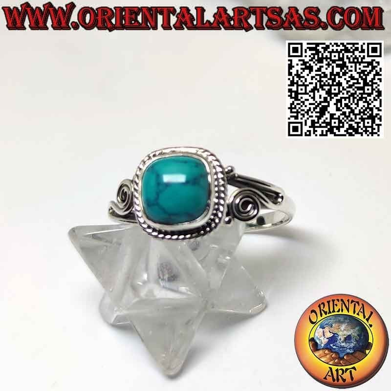 Anello in argento con turchese cabochon ornata da intreccio e spirale