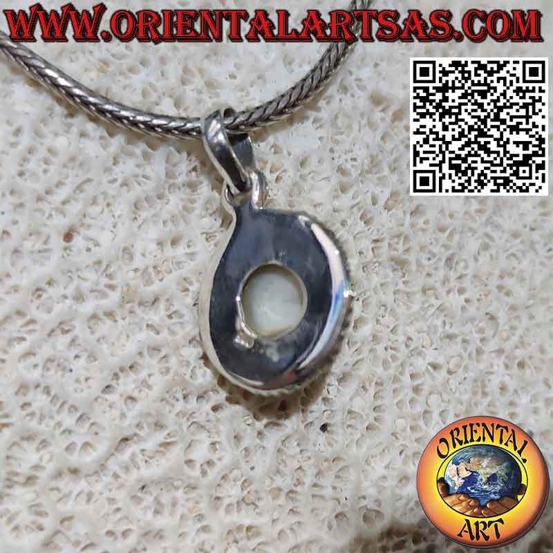 Silver pendant with pearl surrounded by double weaving and microspheres