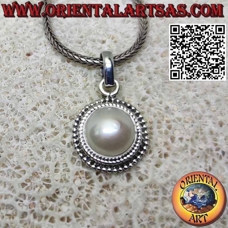 Pendentif en argent avec perle entourée d'un double tissage et de microsphères