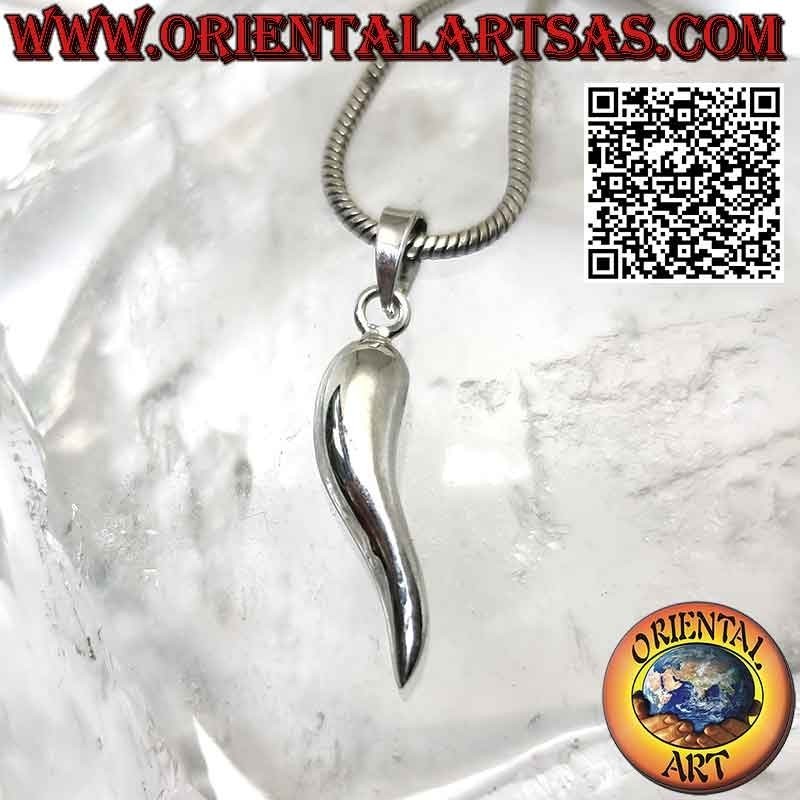 Pendentif en argent avec corne porte-bonheur contre le mauvais œil et la malchance