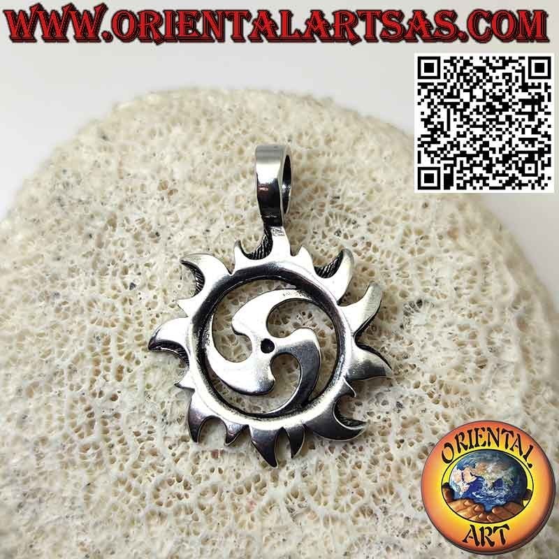 Pendentif en argent, Solar Tomoe aussi appelé mitsu-domoe