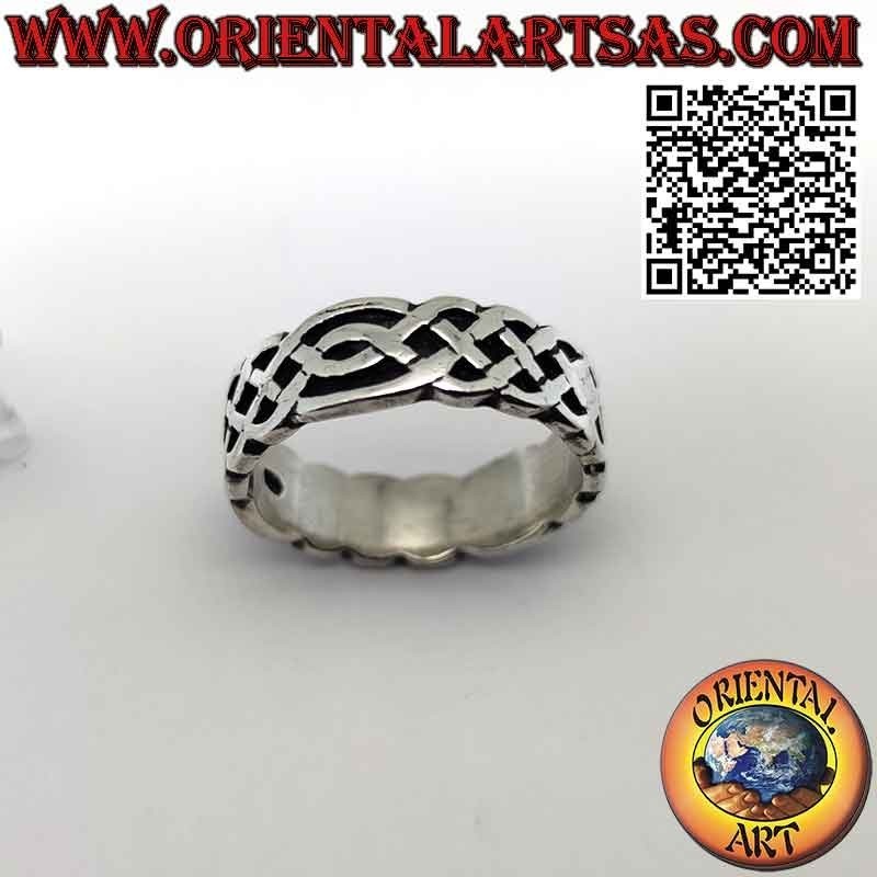 Bague en argent à large bande (7mm.) avec noeud celtique entrelacé