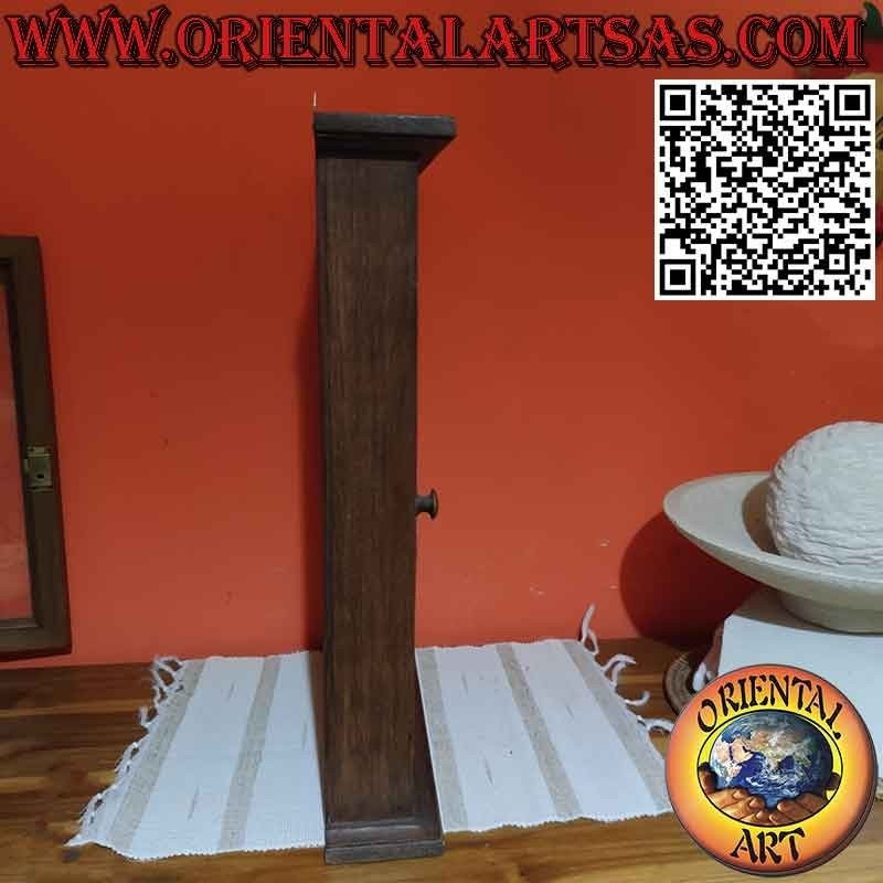 Schmale Wandvitrine aus massivem Teakholz