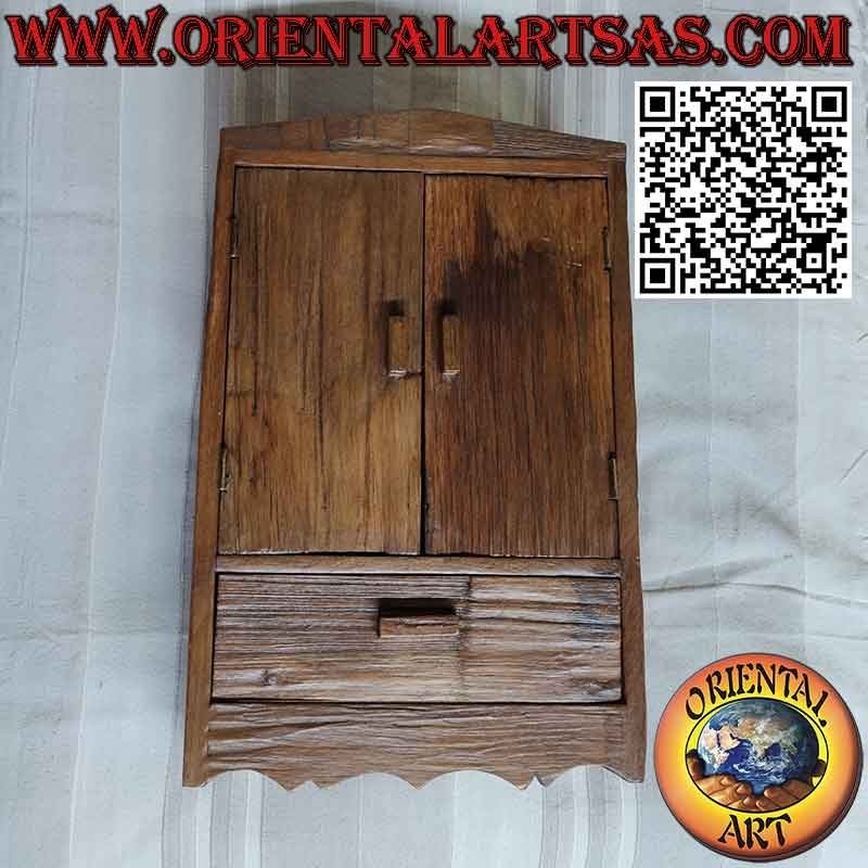 Tablón de anuncios con dos puertas, un estante y un cajón en madera de teca antigua