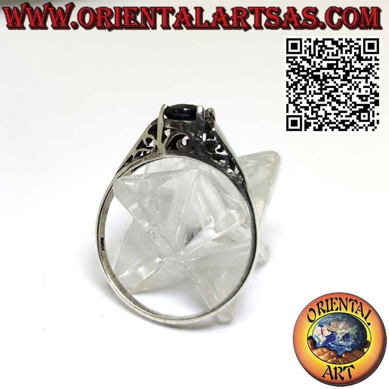 Anello in argento con zaffiro naturale ovale incastonato a 4 griffe